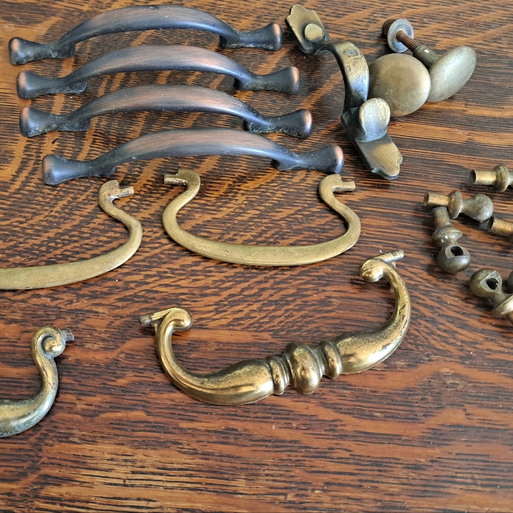 Assorted reclaimed hardware metal brass knobs pulls recycle upcycle crafts 18pce